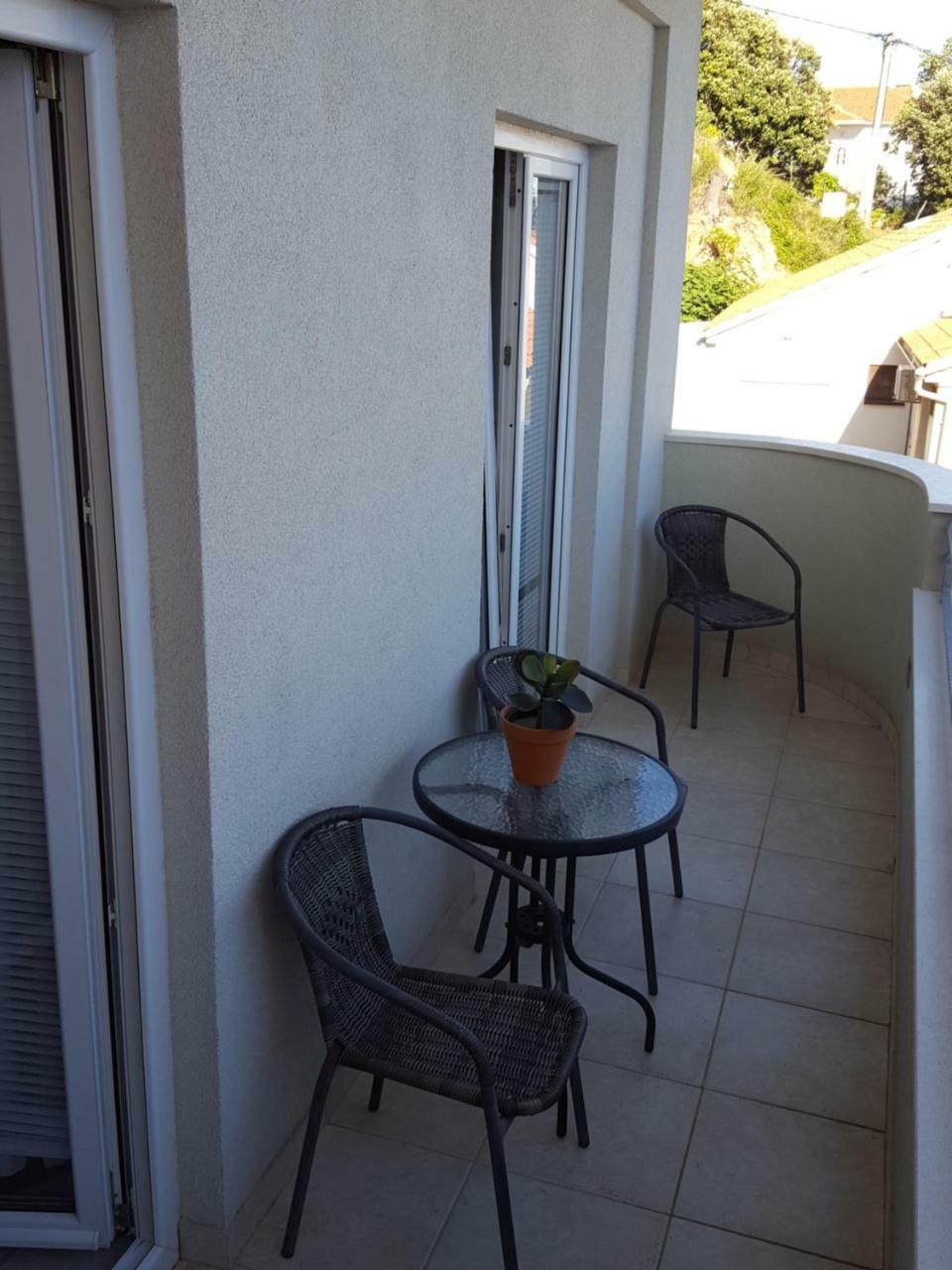 Apartmani Katja オミシュ エクステリア 写真